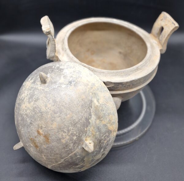 Chine - Grand vase Ding en terre cuite - Dynastie Han - TL – Image 5