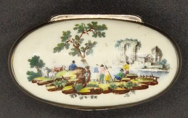 Tournai - Boite en Porcelaine tendre de Tournai décor Polychrome - 18ème – Image 8