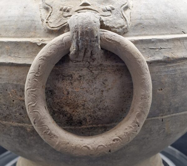 Chine - Vase Hu en terre cuite avec anneaux - Dynastie Han - TL – Image 6