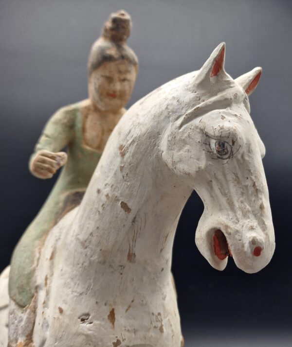 Chine - Joueuse de polo avec cheval blanc - Dynastie Tang - TL – Image 10