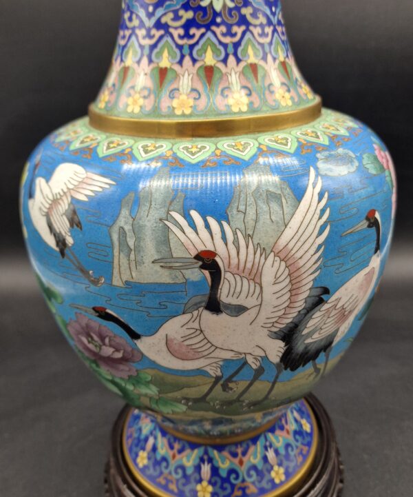 Chine - Paire de vases cloisonnés au décor de grues - Milieu 20ème. – Image 4
