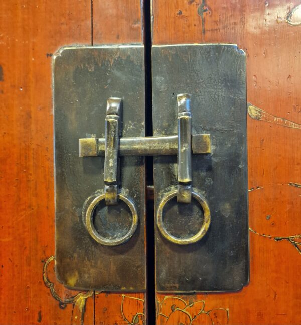Chine - Paire de cabinets jumeaux rouge et or - Fin Dynastie Qing - Début 20ème – Image 8