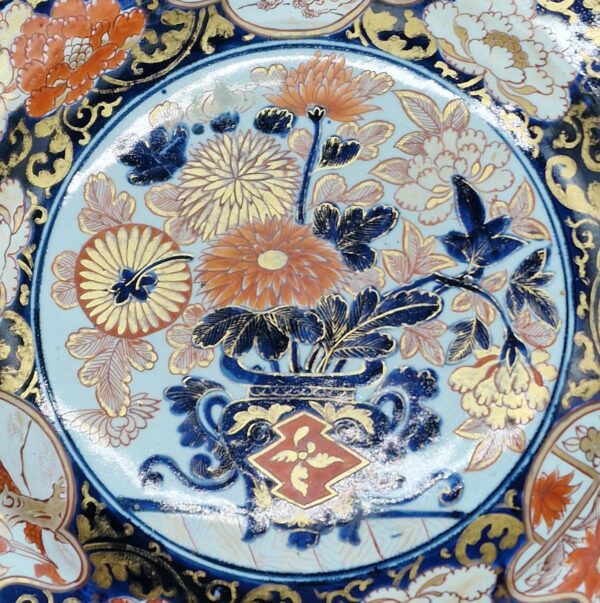 Japon - Grand plat rond - Arita - Imari - Edo -17/18ème. – Image 2