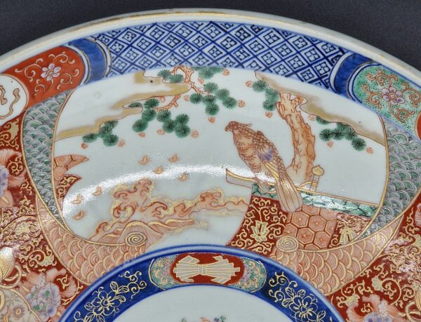 Japon - Grand plat rond - Imari - Meiji - 19ème. – Image 4