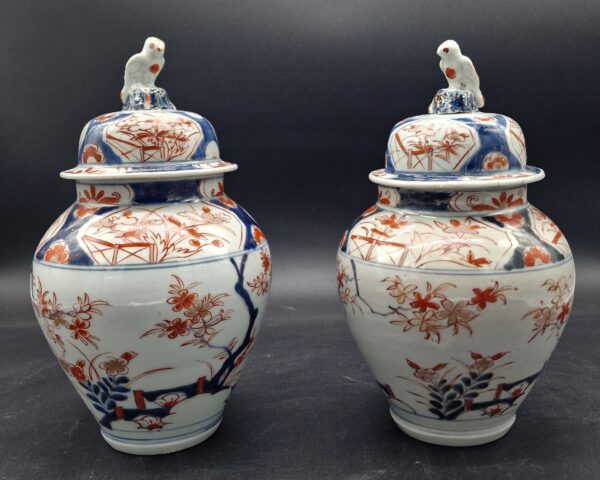 Japon - Paire de potiches à frêtels d'oiseaux - Imari - 19ème