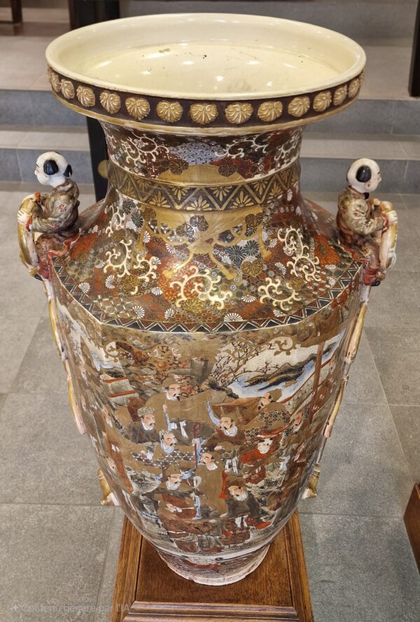 Japon - Exceptionnel paire de grandes vases en faïence de Satsuma - Meiji – Image 3