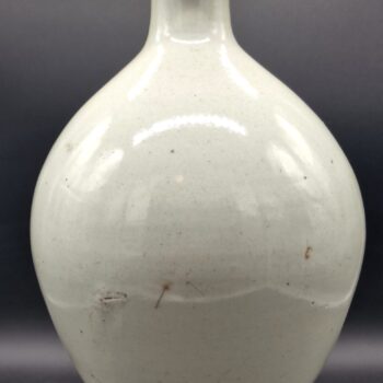 Japon - Bouteille ovoïde en céramique céladon - Edo - 19ème.