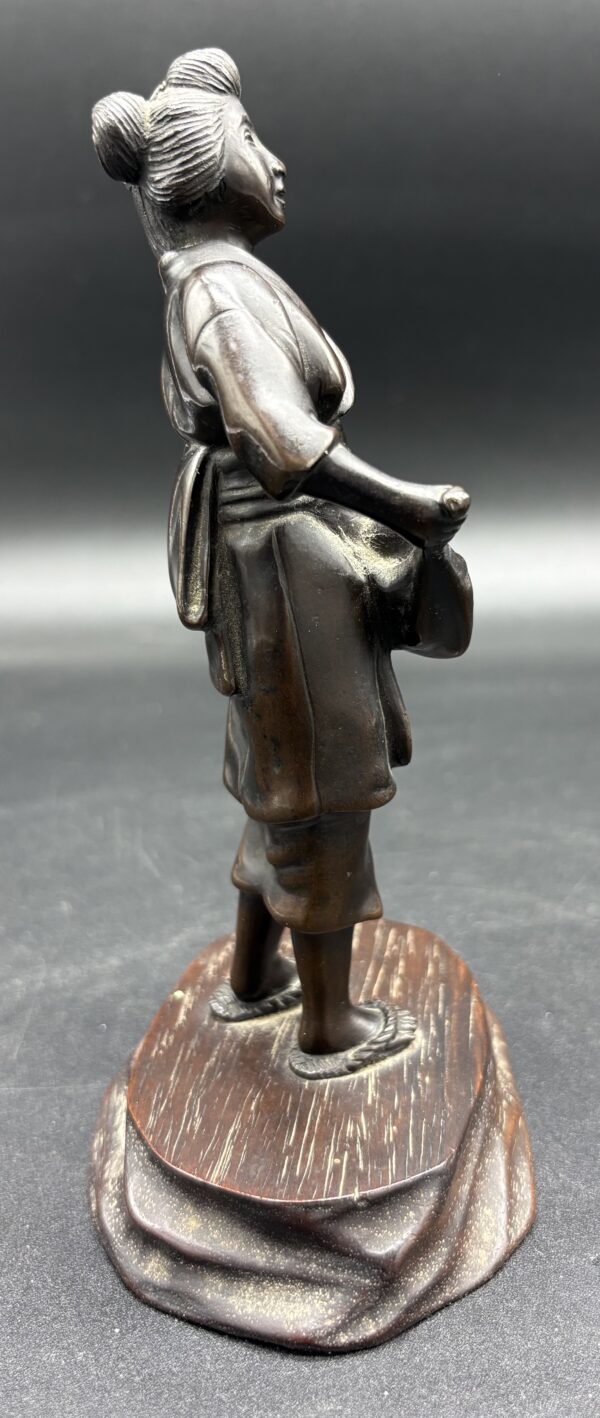 Japon - Couple de personnages japonais en bronze à patine - Meiji – Image 4