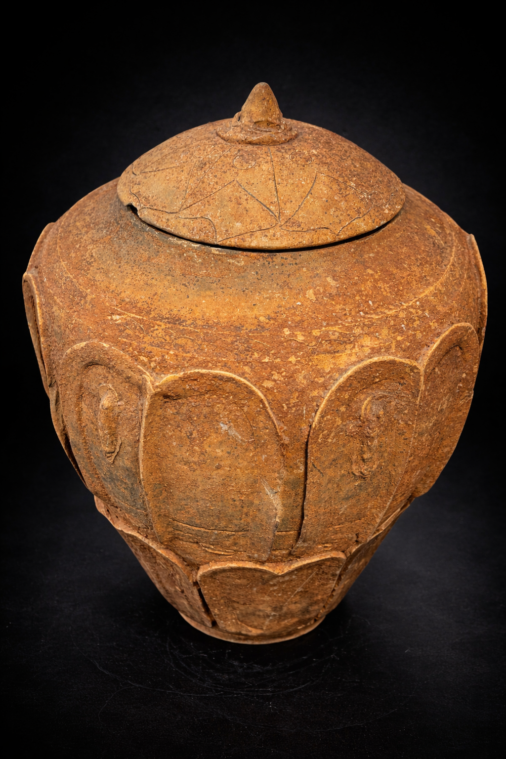 Chine - Rare Urne Funéraire "Hunping" à Décor de Lotus - Période des Six Dynasties, Dynastie Jin (265 – 420 ap. J.-C.) – Image 5