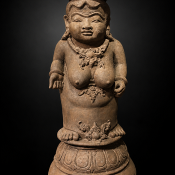 Java - Statue en terre cuite représentant une Déesse Mère bouddhique - Période Majapahit - 13/16ème  - TL