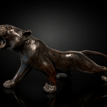 Japon - Tigre en bronze à deux patines et yeux en sulfure, signé Tsunemitsu - Meiji / Fin 19ème - VENDU