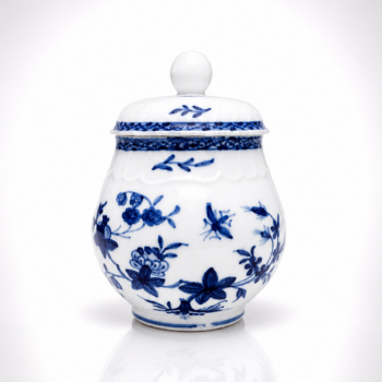 Porcelaine de Tournai - Crémier Boule à la Mouche chantourné et côtes torses - 18è
