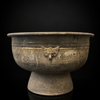 Chine - Grand bassin sur piédouche type Dou avec taoties - Han occidentaux (206 BC – 9) - TL