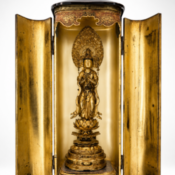 Japon - Importante statue de Seishi Bosatsu en bois doré dans son Butsudan - Ère Edo 18/19ème.
